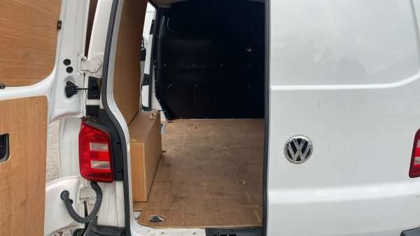 VW Transporter T28 Startline TDI - Image 9