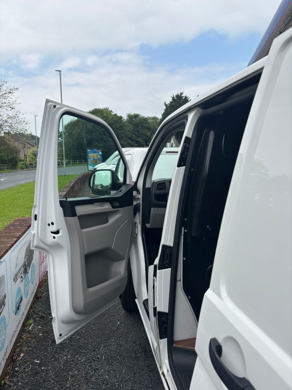 VW TRANSPORTER T28 STARTLINE TDI - Image 4