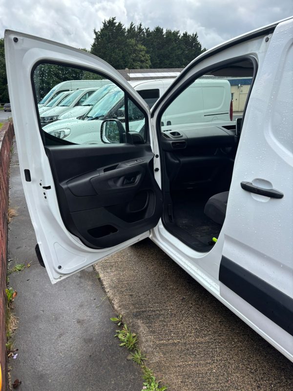 Citroen Berlingo 650 Enterprise M Bluehdi - Image 4