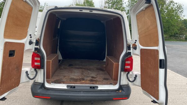 VW Transporter T28 Startline TDI - Image 12