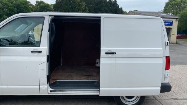 VW Transporter T28 Startline TDI - Image 10